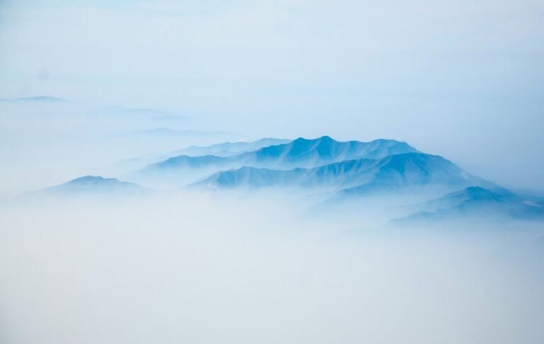 mapping unknown clouds above